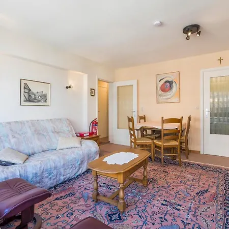 Vintage Apartment With Seaside View & Parking アパート