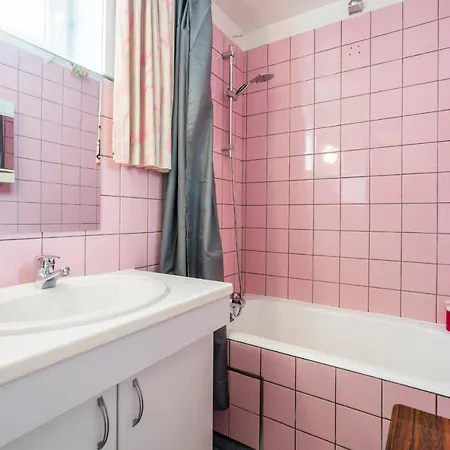 Vintage Apartment With Seaside View & Parking コクセッド