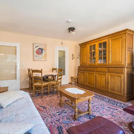 Vintage Apartment With Seaside View & Parking Daire
